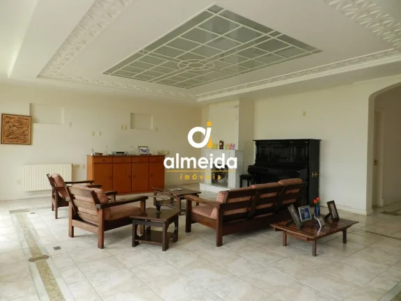 Imagem Casa 5 dormitórios à venda Patronato Santa Maria/RS