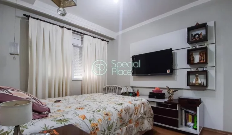 Imagem Cobertura impecável ao lado do Horto. São 210m² de área privativa, 3 dormitórios ( 2 suítes) e...