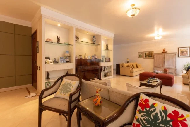 Imagem Apartamento à venda na Av Higienópolis com 04 quartos( 02 suites )e 03 vagas, 302m2