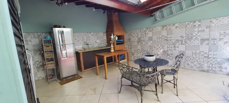 Imagem Sobrado com 224 m² 3 Dormitorios sendo 1 Suite e 2 Vagas de Garagens