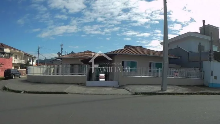Imagem Casa de esquina Comasa, próxima ao Condor