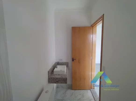 Imagem Lindo e novo sobrado com 125 m² em 3 dormitórios, 1 suíte e 2 vagas.