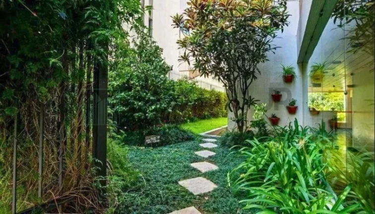 Imagem Imperdível apartamento à venda no Itaim Bibi, São Paulo-SP: 2 quartos, 1 suíte, 2 salas, 3 banheiros, 1 vaga de garagem, 93m² de área.