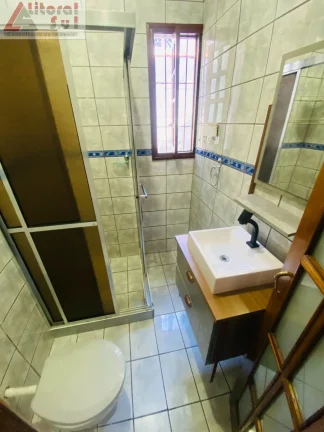 Imagem Casa para locação em Praia Grande-SP, no bairro Tupi: 3 quartos, 1 suíte, 1 sala, 2 banheiros, 4 vagas de garagem, 250m².
