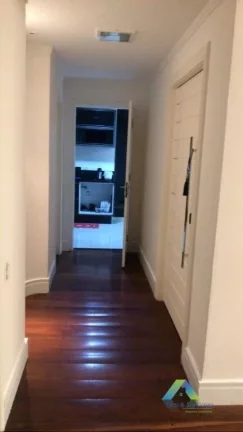 Imagem Apartamento com 4 Quartos e 5 banheiros à Venda, 228 m²