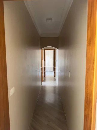 Imagem Sobrado de Alto Padrão, 3 Quartos, 4 Banheiros, Closets, Ar-condicionado, Área de Lazer Grande com Churrasqueira no Parque São Vicente, Mauá-SP