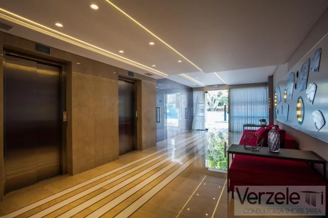 Imagem Apartamento 4 ou + dormitórios para Venda em Balneário Camboriú / SC no bairro Pioneiros