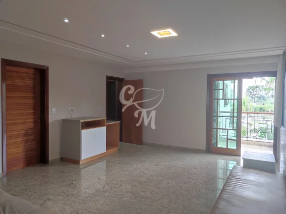 Casa com Piscina em Condomínio - VENDA / LOCAÇÃO