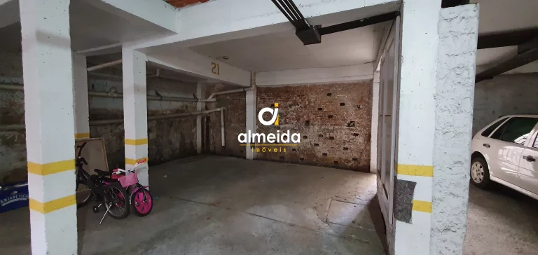 Imagem Apartamento com 2 dormitórios e dependência completa no centro