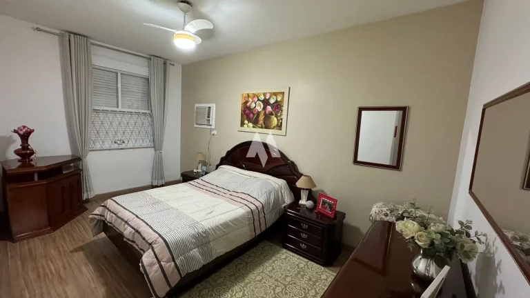 Imagem Sobrado com 3 quartos á venda em Santos