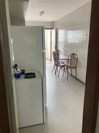 Imagem Excelente Apartamento de Frente para o Mar na Praia do Morro composto por 3 dormitório 1 sendo suíte com duas vagas de Garagens.