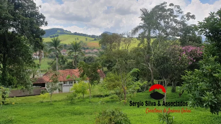 Imagem Linda Chácara a Venda na Região de Brasópolis - MG.