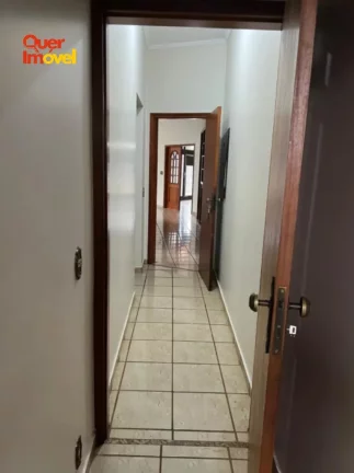 Imagem Casa de luxo à venda e locação em Parque Residencial Cidade Universitária, Ribeirão Preto-SP: 3 quartos, 3 suítes, 2 salas, 4 banheiros, 6 vagas de garagem, 295m². Aproveite essa oportunidade! Quer Imóvel Negócios.