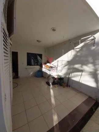 Imagem Sobrado no Portal das Colinas com 3 Suites, salão de festas e piscina. Guaratinguetá