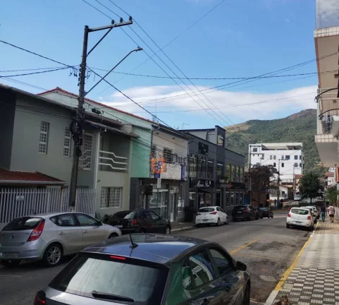Imagem Casa com 5 dormitórios à venda, 165 m² por R$ 1.450.000,00 - Centro - Extrema/MG
