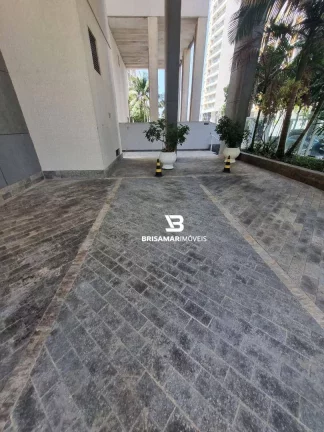 Imagem PITANGUEIRAS- UMA QUADRA DO MAR , GARAGEM DEMARCADA NO PRÉDIO , LOCALIZAÇÃO ESPETACULAR.