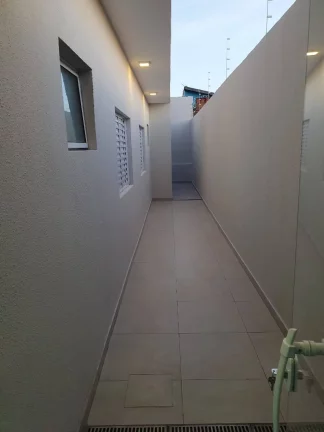 Imagem Linda casa no Condomínio Tamboré, 3 suítes, piscina.