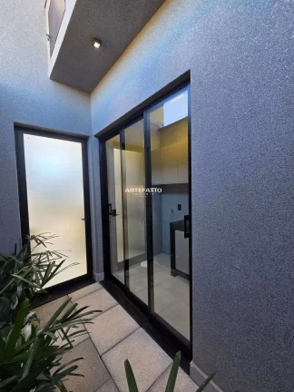 Imagem Casa à Venda com 3 quartos, 3 banheiros, 3 vagas e 160m2