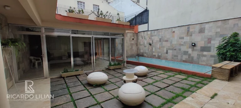 Imagem Sobrado de Alto Padrão em localização super privilegiada ao Lado da Praça da Independência