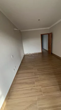 Imagem Sobrado com 145 M², 3 suítes sendo 2 com sacada privativa, ampla sala iluminada, cozinha espaçosa...