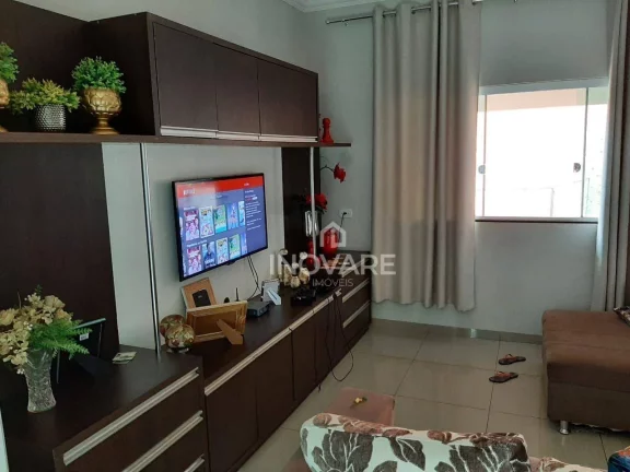 Imagem Casa com 3 dormitórios à venda, 230 m² por R$ 750.000,00 - Jardim Leonora - Itumbiara/GO