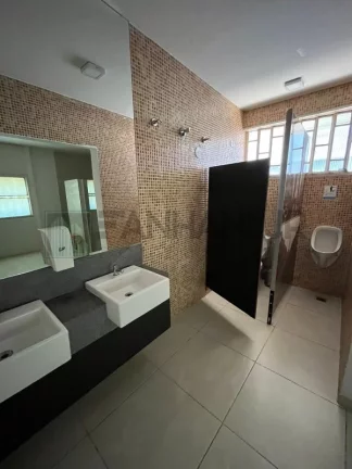 Imagem Casa comercial à venda em São Paulo-SP, no Jardim Guedala: 4 salas, 5 banheiros, 8 vagas, 402m². Aproveite!