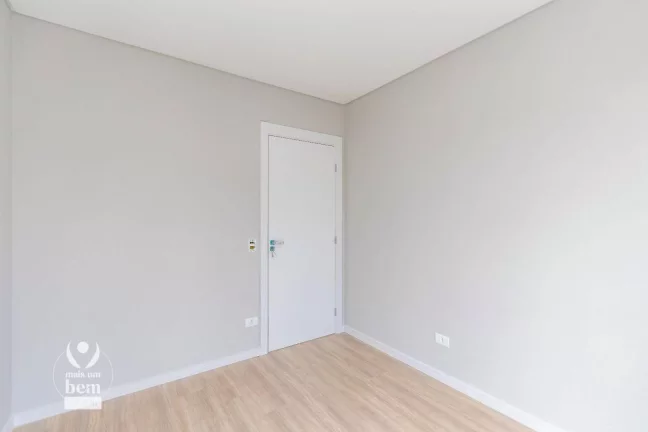 Imagem Sobrado 3 quartos com 1 suíte NOVO dentro de condomínio no Bairro Alto em Curitiba/PR - DUAS VAGAS