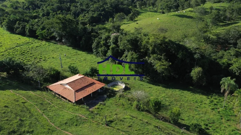 Imagem Chácara com córrego no meio 1 Alqueire e 5 Lts 100 kms de Goiânia