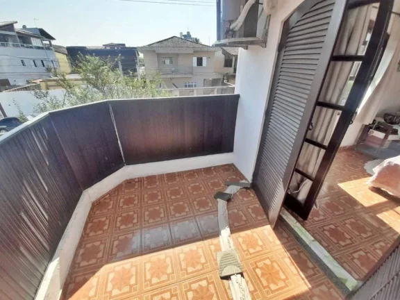 Imagem CASA COM 250 m² - BOQUEIRAO - PRAIA GRANDE SP