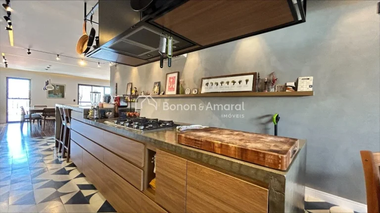 Imagem **Apartamento à Venda no Cambuí - 193m² | Reformado, Moderno, conceito integrado**.

- 193m², an...