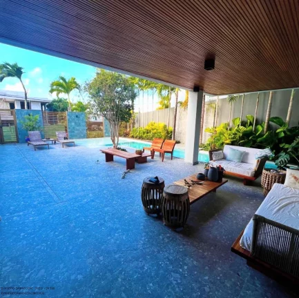 Imagem Vila de Abrantes: Casa de Luxo à Venda em Condomínio Fechado - 4 Quartos, 4 Suítes, 2 Salas - Camaçari-BA - 298m²