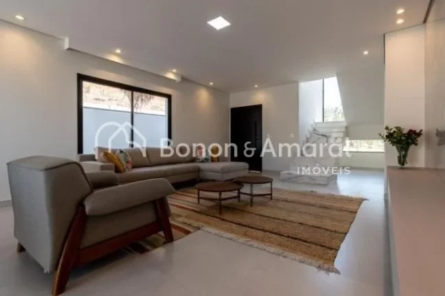 Imagem Casa de condomínio a venda em Valinhos!

Casa nunca habitada!

Área social integrada com porcelana...