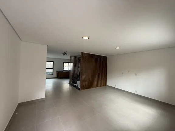 Imagem Casa à Venda com Piscina e Salão de Lazer no Portal dos Ipês - Cajamar/SP