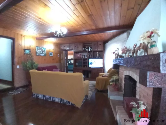 Imagem Casa Com 06 Dormitórios a Venda, Por R$ 850.000,00 na Região de Abernéssia.