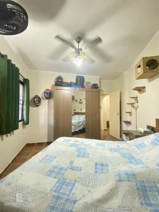 Imagem Apartamento Garden com quintal privativo localizado a 350 metros da praia do Caiçara.