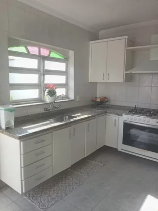 Imagem Sobrado à venda em São Caetano do Sul-SP, Osvaldo Cruz: 3 quartos, 1 suíte, 3 salas, 4 banheiros, 1 vaga, 260m²!
