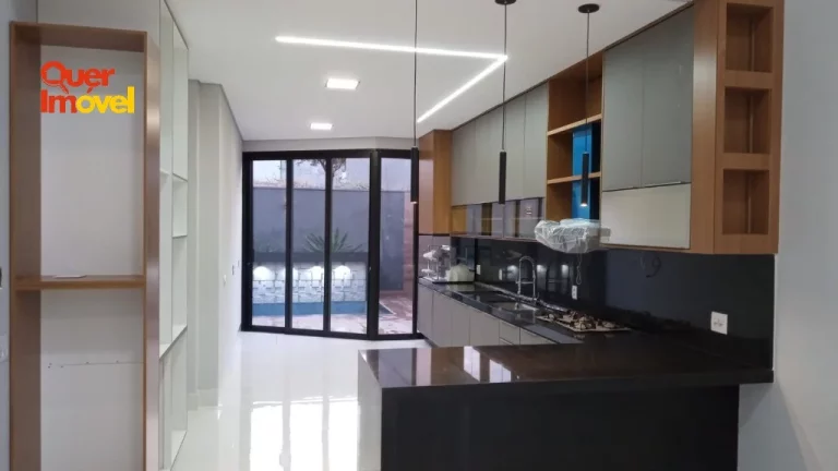 Imagem Luxuosa Casa em Condomínio à Venda em Ribeirão Preto-SP - 3 Quartos, 3 Suítes, 1 Sala, 4 Banheiros, 4 Vagas de Garagem - 188,00 m².