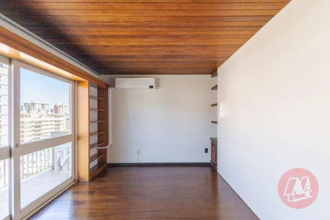 Imagem No Moinhos de Vento, 139m², 3 dormitórios, suíte, 2 vagas e infraestrutura.