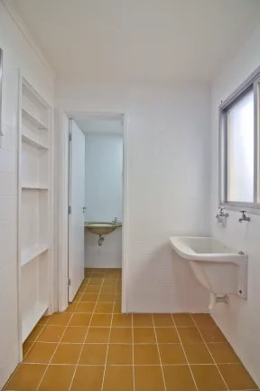 Imagem Apartamento Reformado 82M², 3Q, 1 Banheiro, 1 Vaga, Varanda, Academia, Playground, Salão de Festas e Jogos.