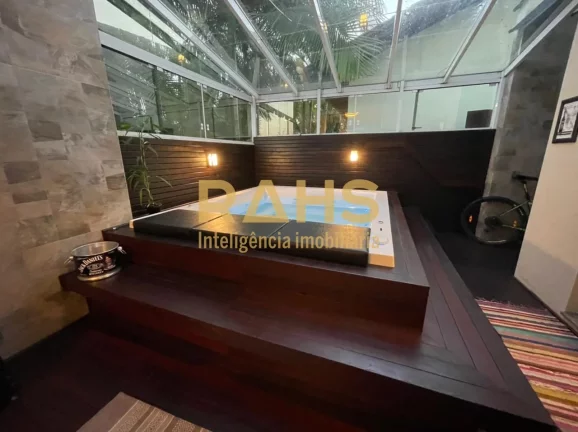 Imagem OPORTUNIDADE! De R$980.000,00 por R$899.000,00! Lindíssimo sobrado no Bairro Gloria, com fácil ace...