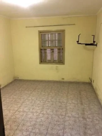 Imagem Casa Antiga com Terreno de 300 m² área 277 m² Construída Ótima Construtor
