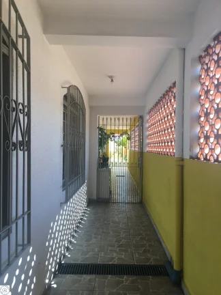 Imagem Excelente casa localizada no centro de Caieiras, imóvel pronto e comporta até 02 famílias com total conforto e segurança.