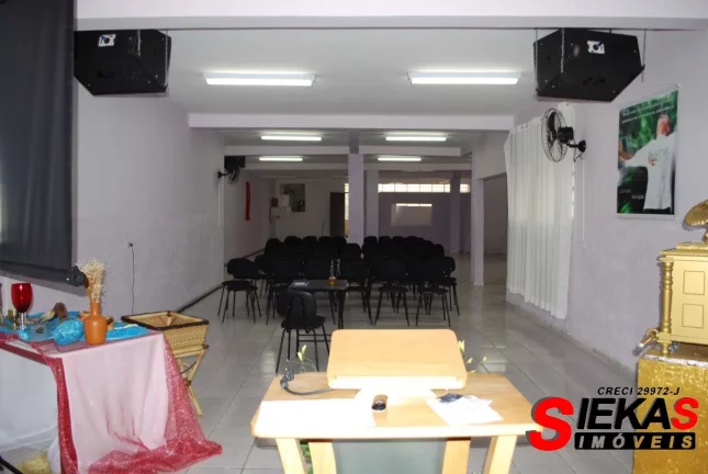Imagem Salão Comercial na Vila Santana, São Paulo-SP: 2 Salas, 6 Banheiros, 3 Vagas, 300m². Venha Conferir!