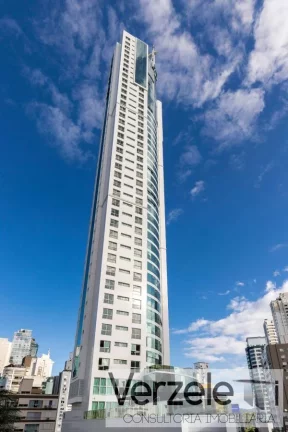 Imagem Apartamento 4 ou + dormitórios para Venda em Balneário Camboriú / SC no bairro Centro