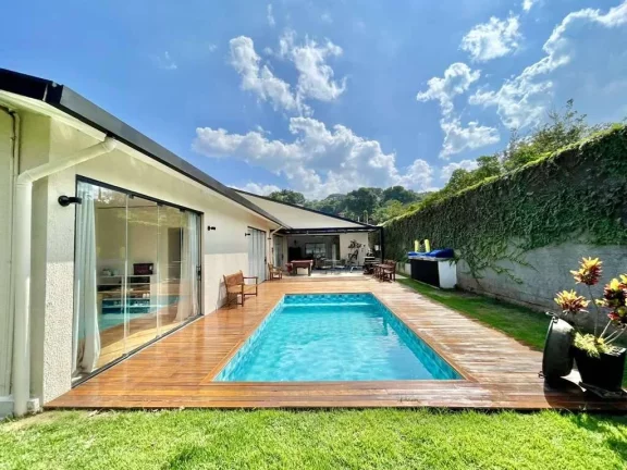 Imagem Nova, TÉRREA c/ piscina, em rua fechada no Miolo da Granja!