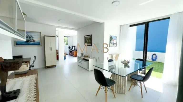 Imagem Casa de Alto Padrão à Venda em Lindo Condomínio na Cachoeira do Bom Jesus - Florianópolis SC!