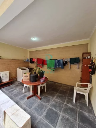 Imagem Sobrado em Osasco à Venda - Oportunidade