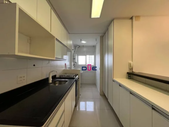 Imagem Apartamento com 2 Dormitórios, Suíte e 2 Vagas na Ponta da Praia