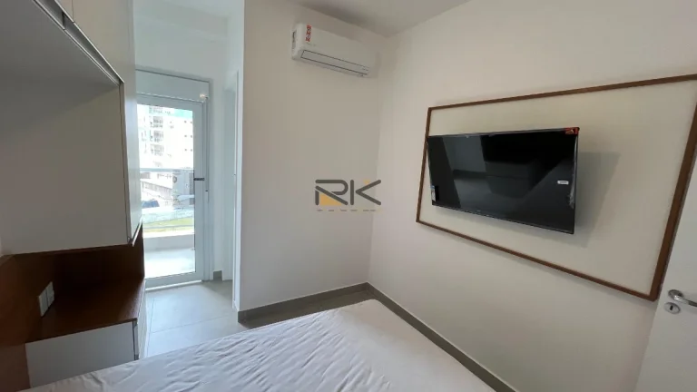 Imagem APARTAMENTO À VENDA NA PRAIA GRANDE COM 1 DORMITÓRIO,SALA DE ESTAR E JANTAR
