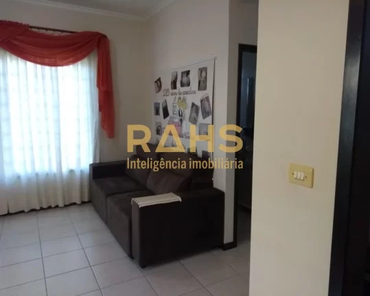 Imagem Linda e ampla residência em uma região tranquila do bairro América. Sobrado de dois andares, no p...